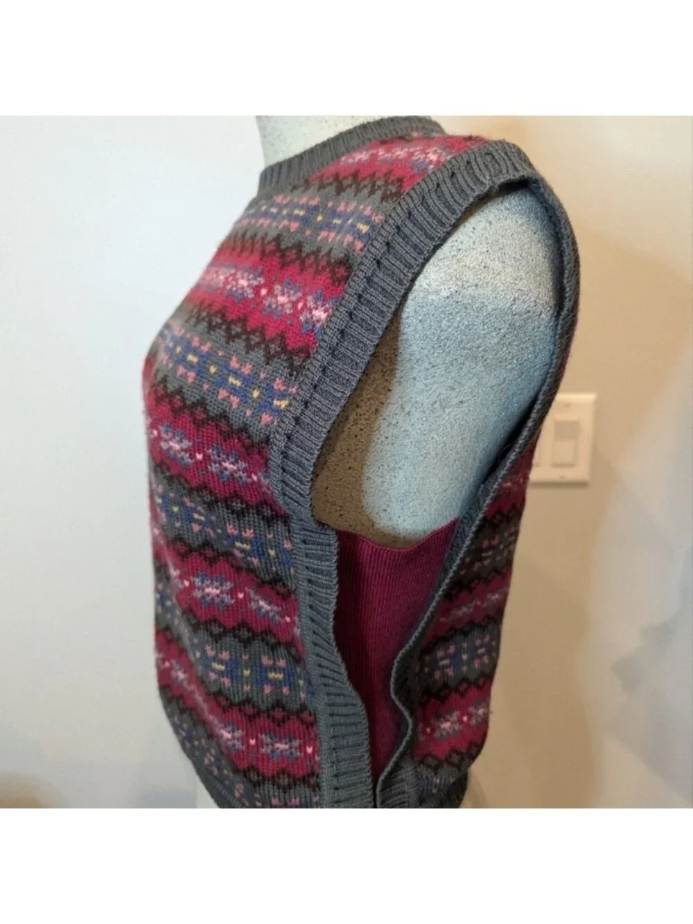 Vintage Wool multi color Patterned women's Sweater vest, size S